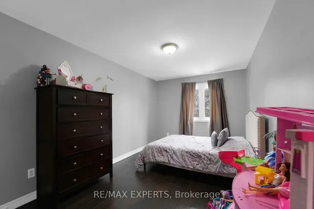 Additional image 26 of 10 Cassander Cres