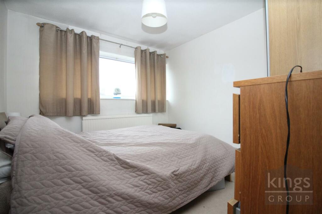 Additional image 6 of The Fortunes, Harlow