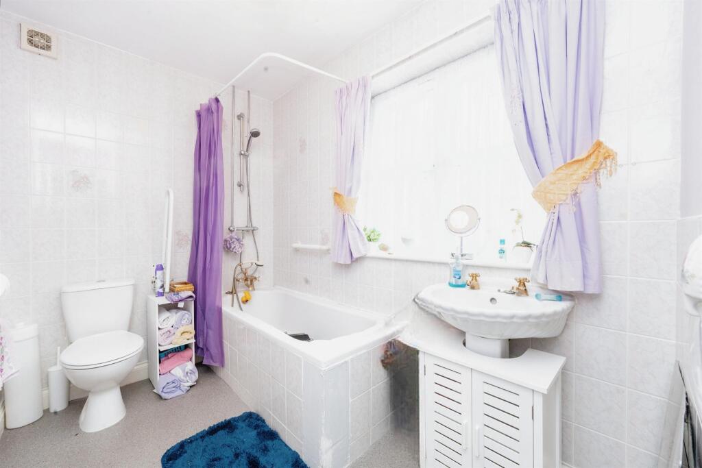 Additional image 19 of Parkfields, Roydon, Harlow