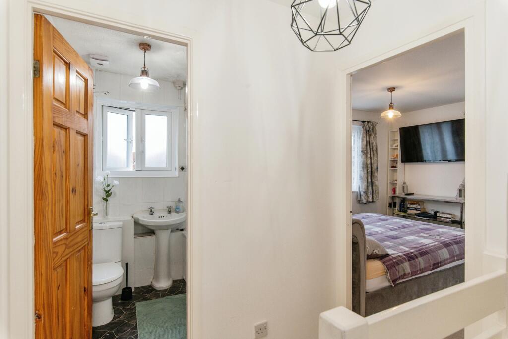 Additional image 5 of Marigold Way, Croydon, CR0