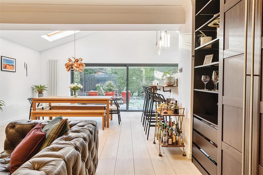 Additional image 23 of High Road, Chipstead