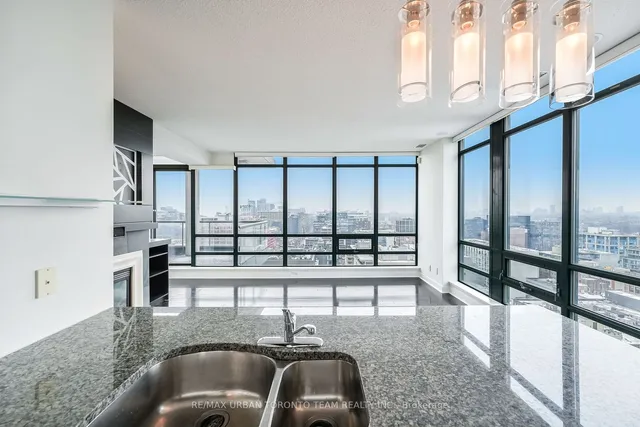 Additional image 9 of 438 King St Unit Ph03