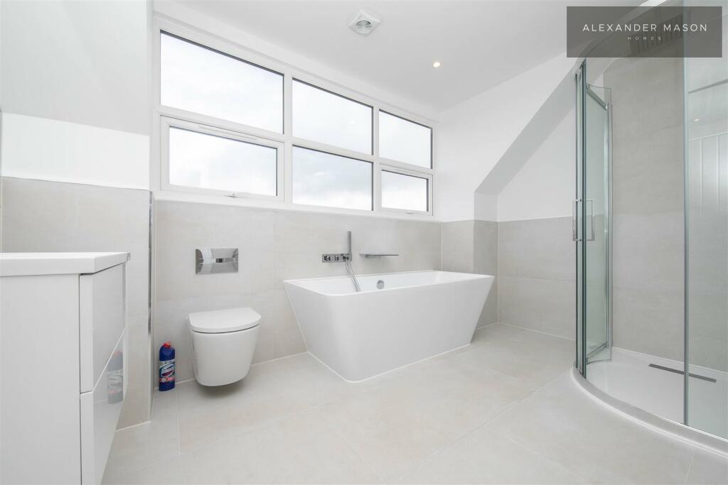 Additional image 19 of Ashlyns Road, Frinton-On-Sea