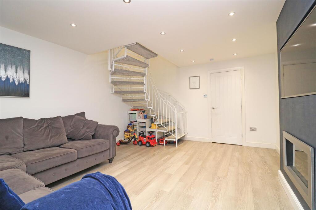 Additional image 5 of Villiers Place, Boreham