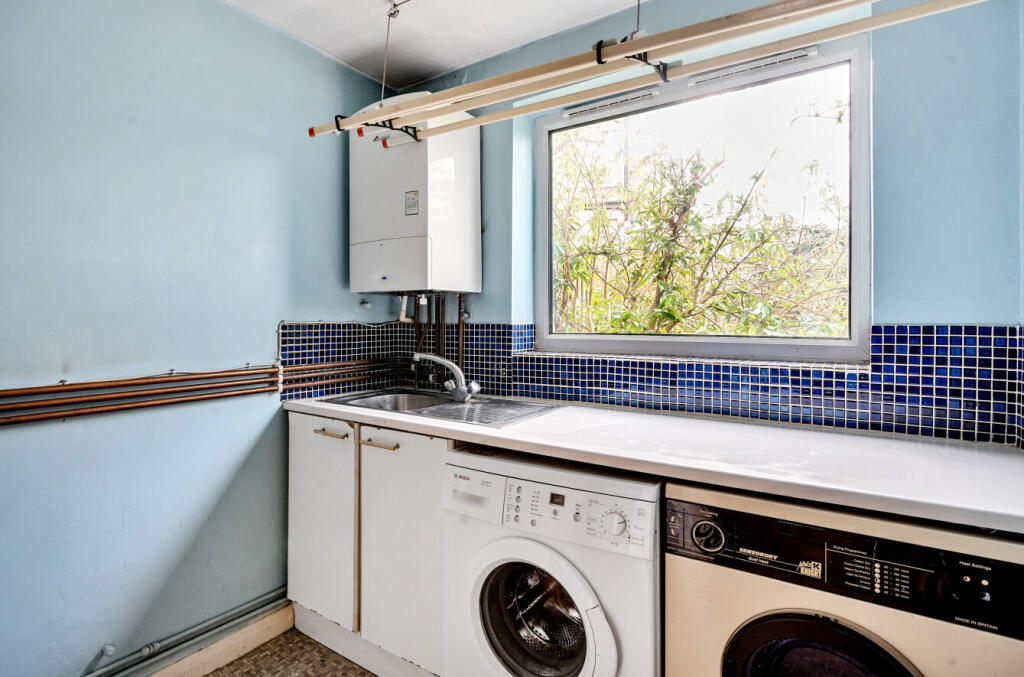 Additional image 11 of Hyrstdene, South Croydon