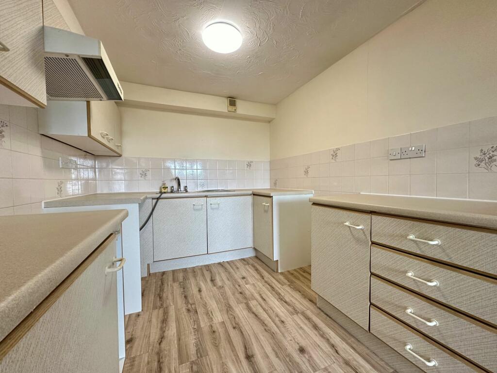 Additional image 4 of Outwood Common Road, Billericay, CM11