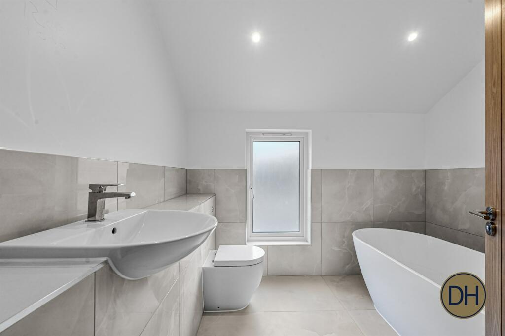 Additional image 20 of Quince Hall Farm, Chelmsford Road, Blackmore, Essex CM4