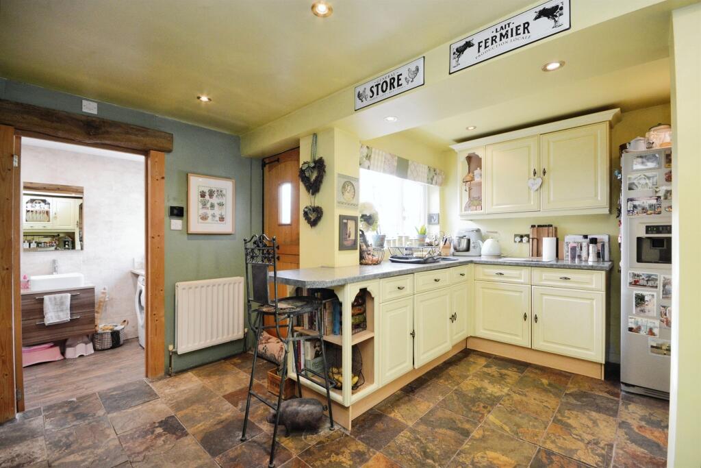 Additional image 6 of Deal Tree Bungalows, Doddinghurst, Brentwood