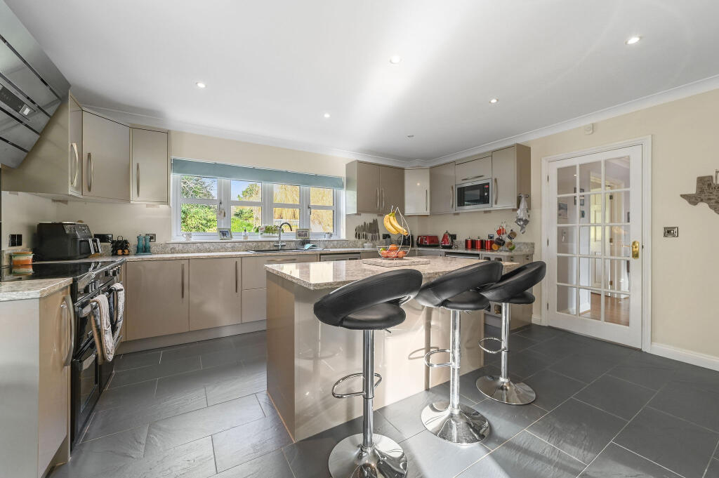 Additional image 9 of The Willows Gutters Lane Broomfield Chelmsford CM1 7BT