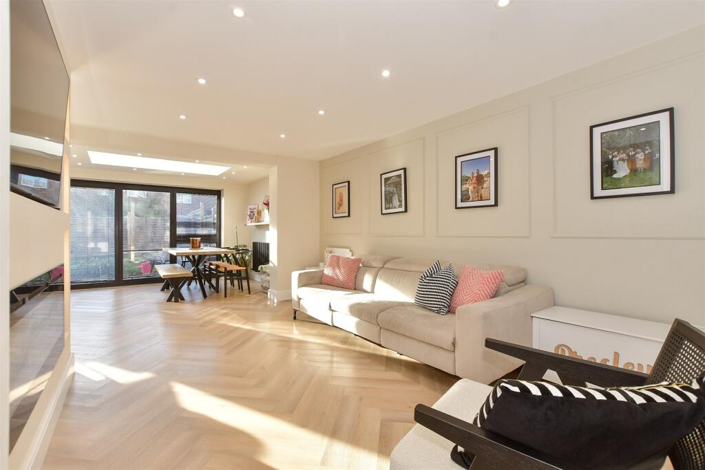 Additional image 8 of Elm Close, Epping Green, Essex