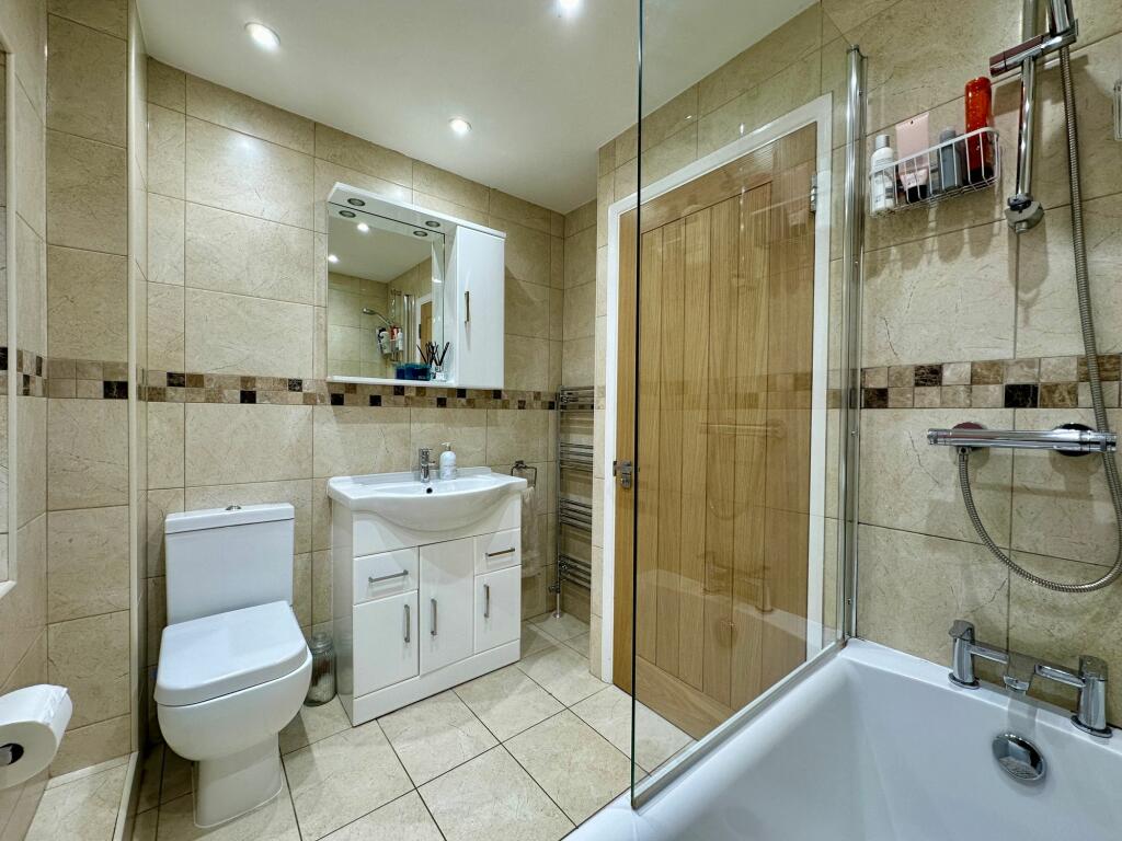 Additional image 17 of Wiggins Lane, Billericay, CM12