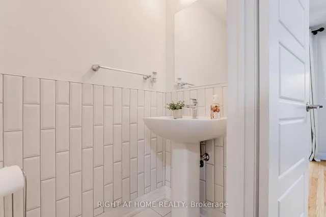 Additional image 21 of 719 Lawrence Ave Unit 52