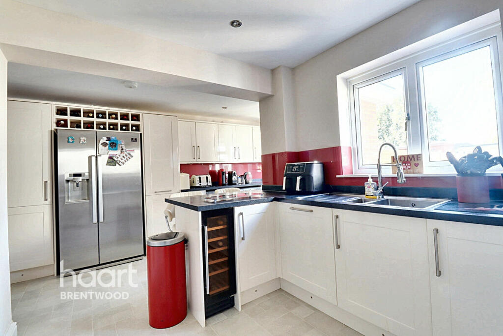 Additional image 17 of Middle Road, Brentwood