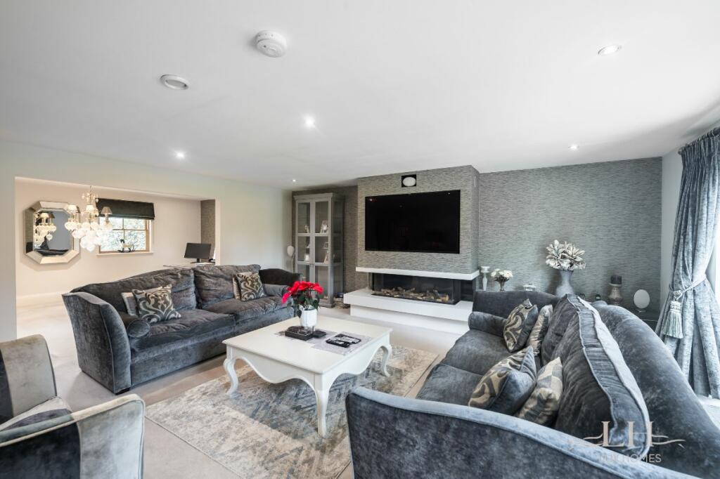 Additional image 6 of Coxtie Green Road, Brentwood