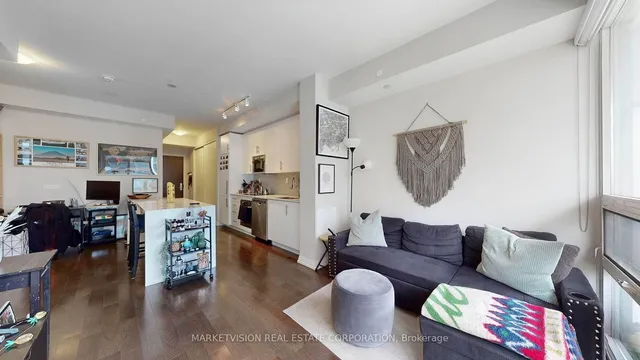 Additional image 11 of 460 Adelaide St Unit 1817
