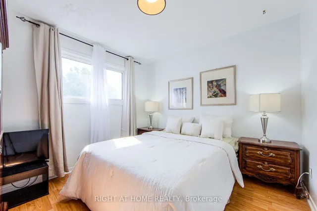 Additional image 22 of 70 Longsword Dr