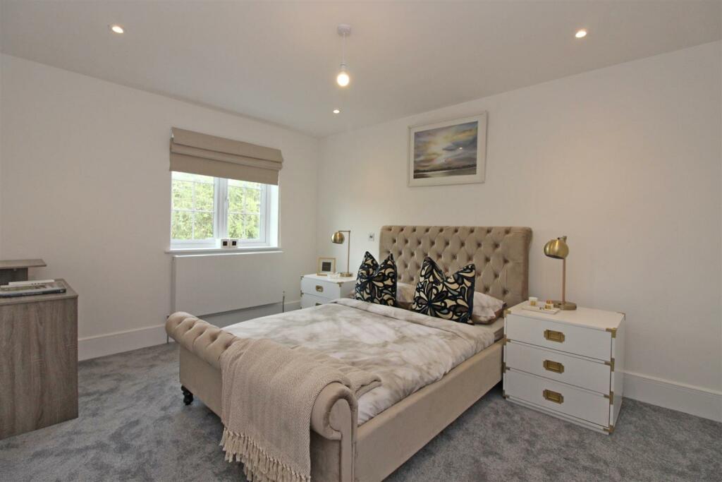 Additional image 13 of Waltham Grange Close