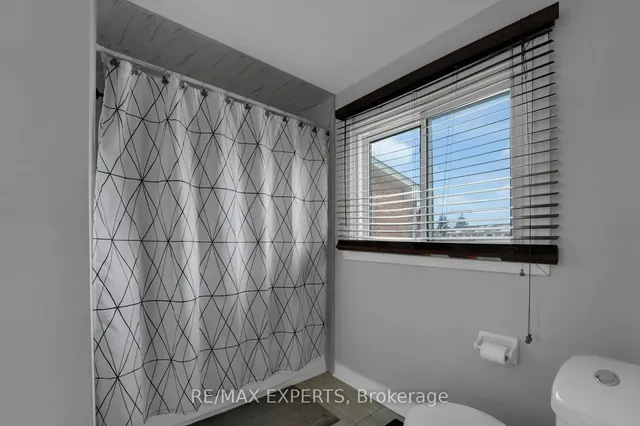 Additional image 30 of 10 Cassander Cres