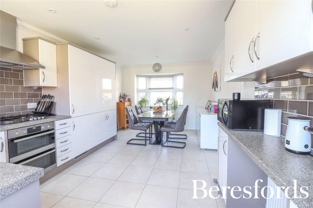 Additional image 2 of Guelder Rose, Dunmow, CM6