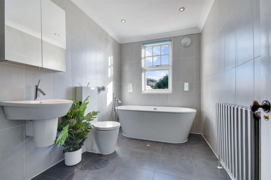 Additional image 25 of Hillwood Grove, Hutton Mount, Brentwood