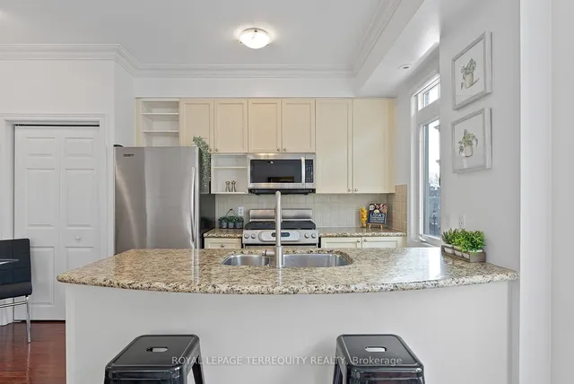 Additional image 8 of 60 Carr St Unit 11