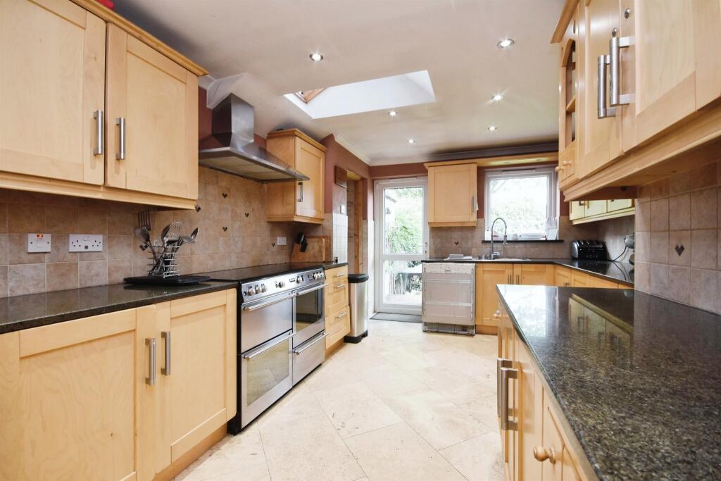 Additional image 19 of Meadgate Avenue, Great Baddow, Chelmsford