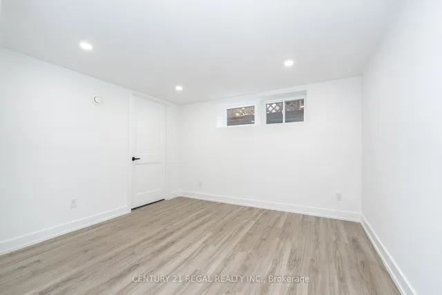 Additional image 32 of 65 Mooregate Ave