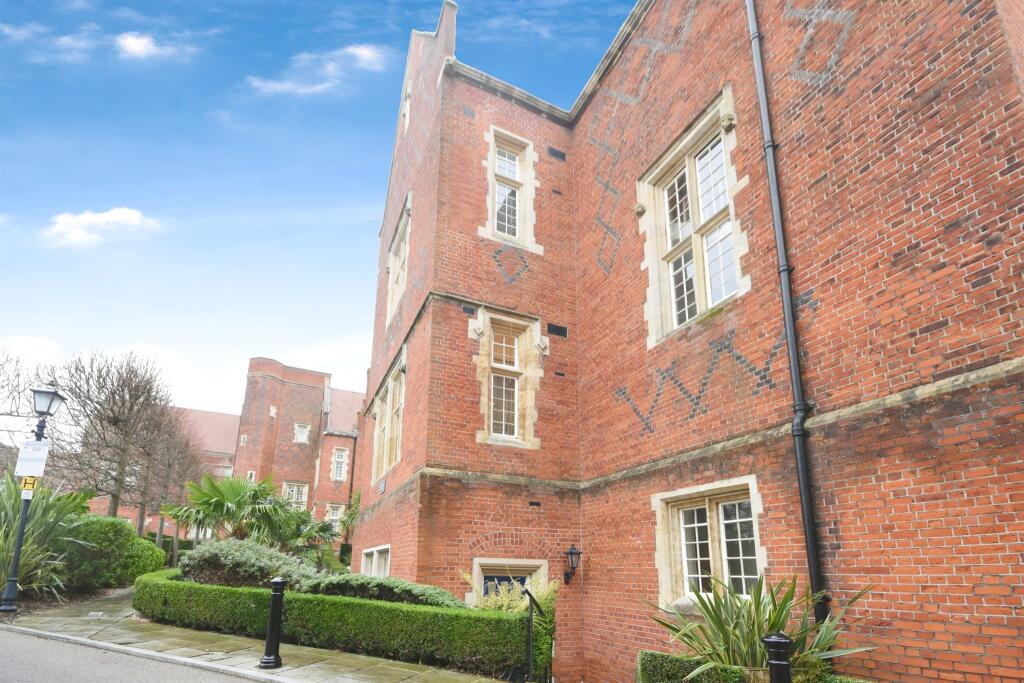 Additional image 11 of The Galleries, Warley, Brentwood