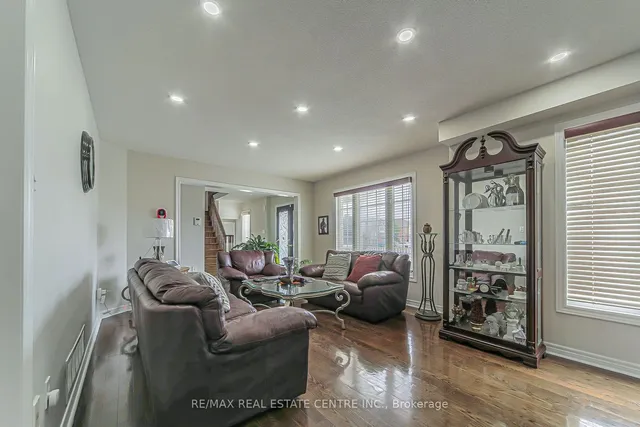 Additional image 11 of 92 Oaklea Blvd