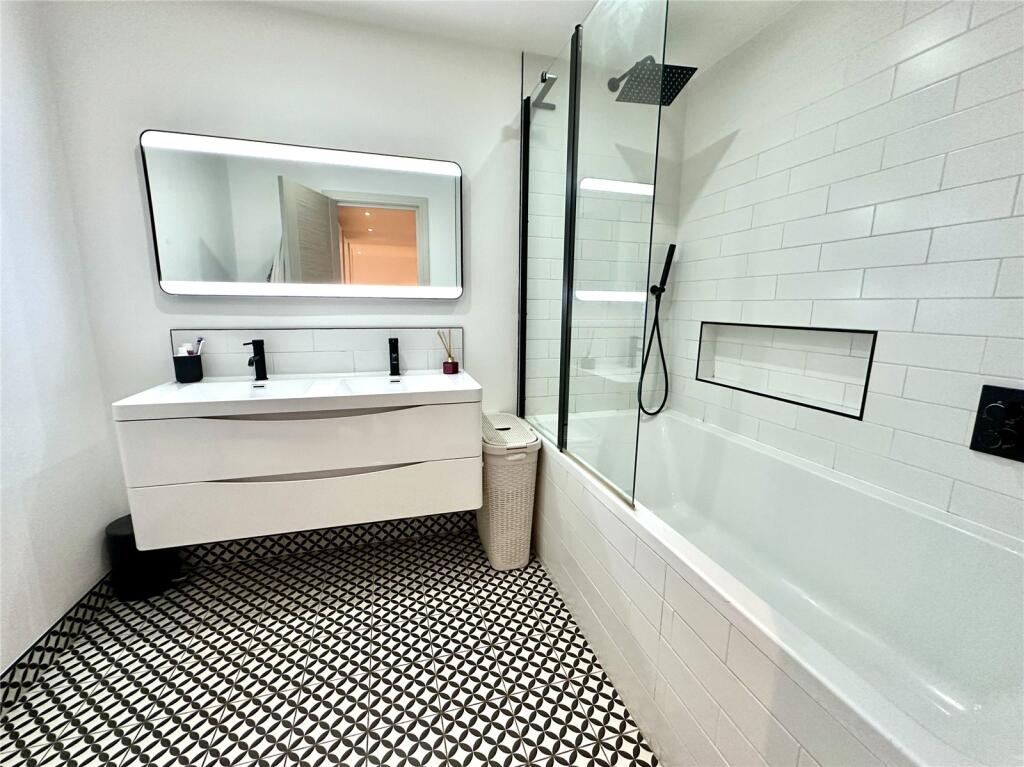 Additional image 10 of West Hill, Sanderstead, South Croydon, CR2