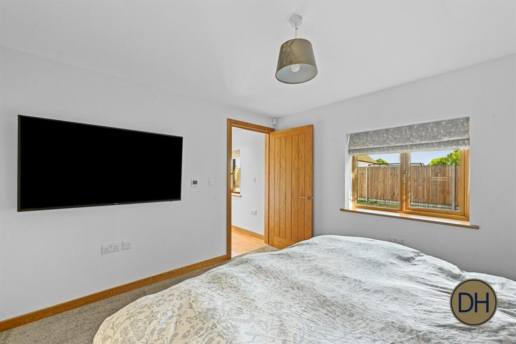 Additional image 11 of Primrose Cottage, Threshers Bush, Essex CM17