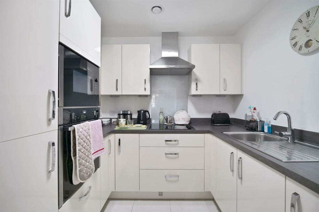 Additional image 11 of Addington Road, South Croydon