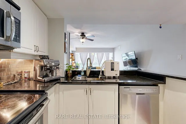 Additional image 10 of 705 King St Unit 402