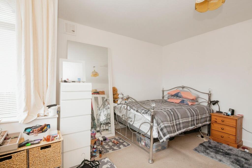 Additional image 8 of Woodmere Close, Croydon, CR0