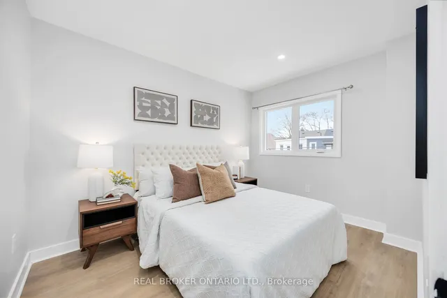 Additional image 21 of 34 Earl Haig Ave