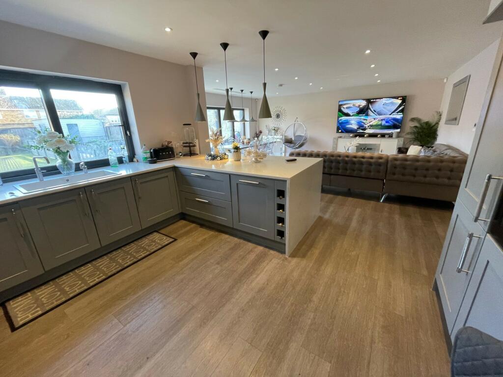 Additional image 8 of Oakview, Mill Lane, Hook End, Brentwood, Essex CM15 0PP