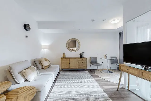 Additional image 3 of 250 Lawrence Ave Unit 518