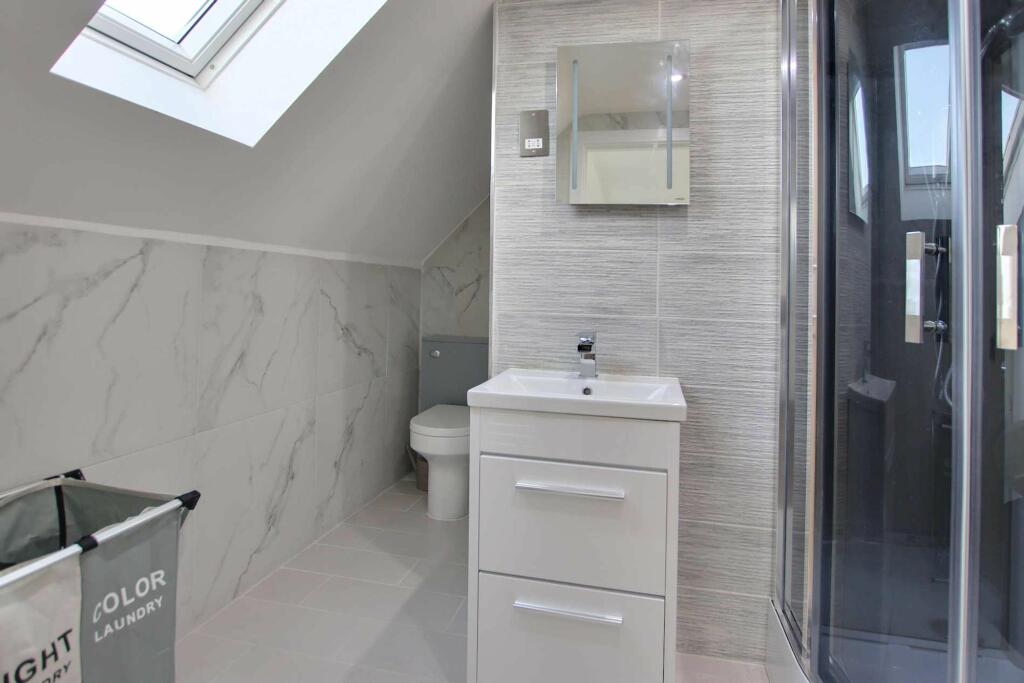 Additional image 13 of The Glade, Shirley