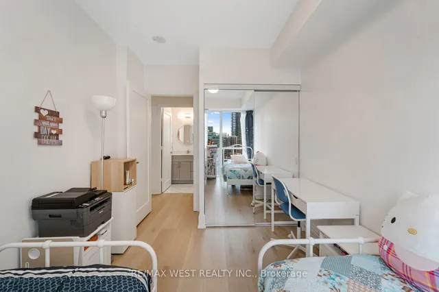Additional image 26 of 70 Roehampton Ave Unit 1122