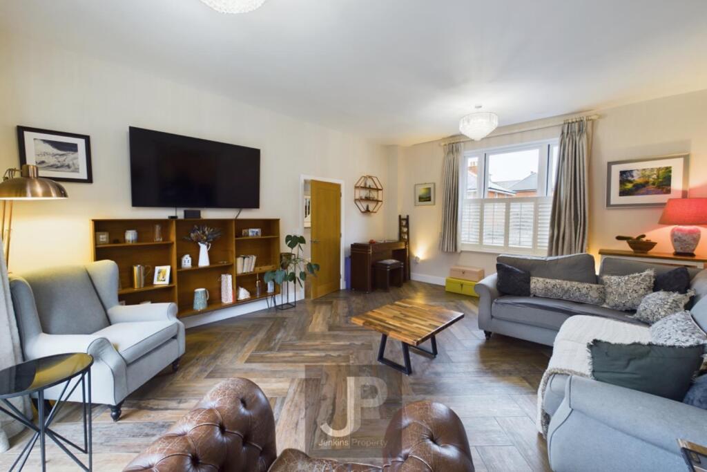 Additional image 9 of Kensington Way, Brentwood