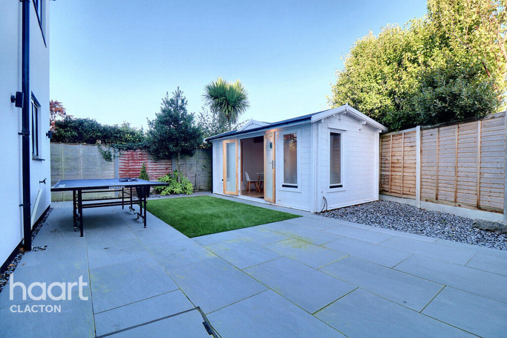 Additional image 26 of Percival Road, Walton On The Naze