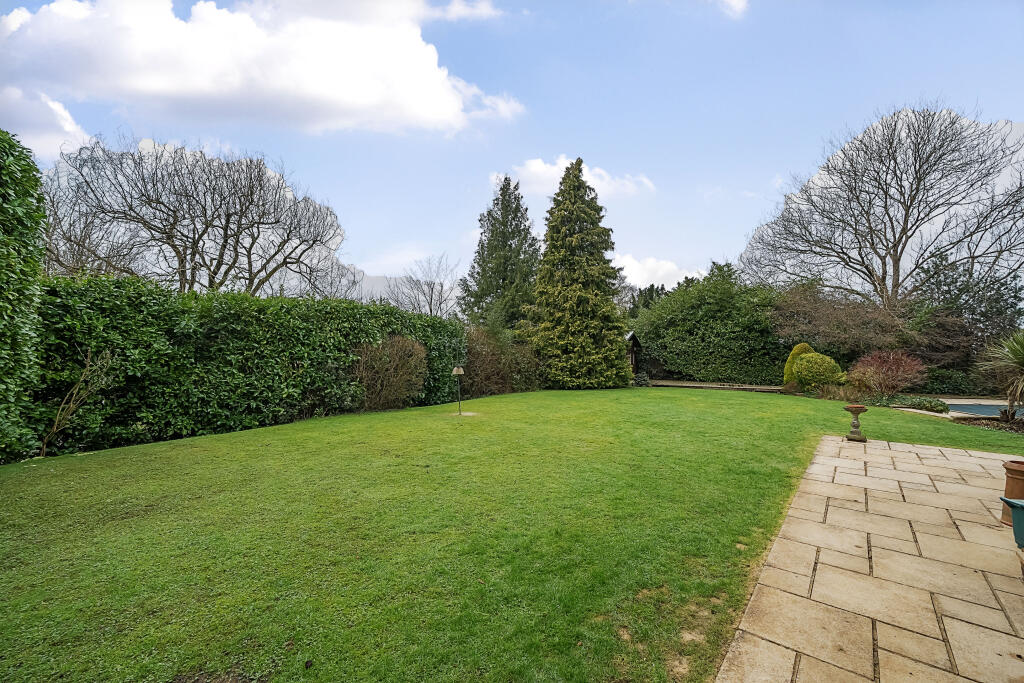 Additional image 12 of Alexanders Walk, Caterham, CR3