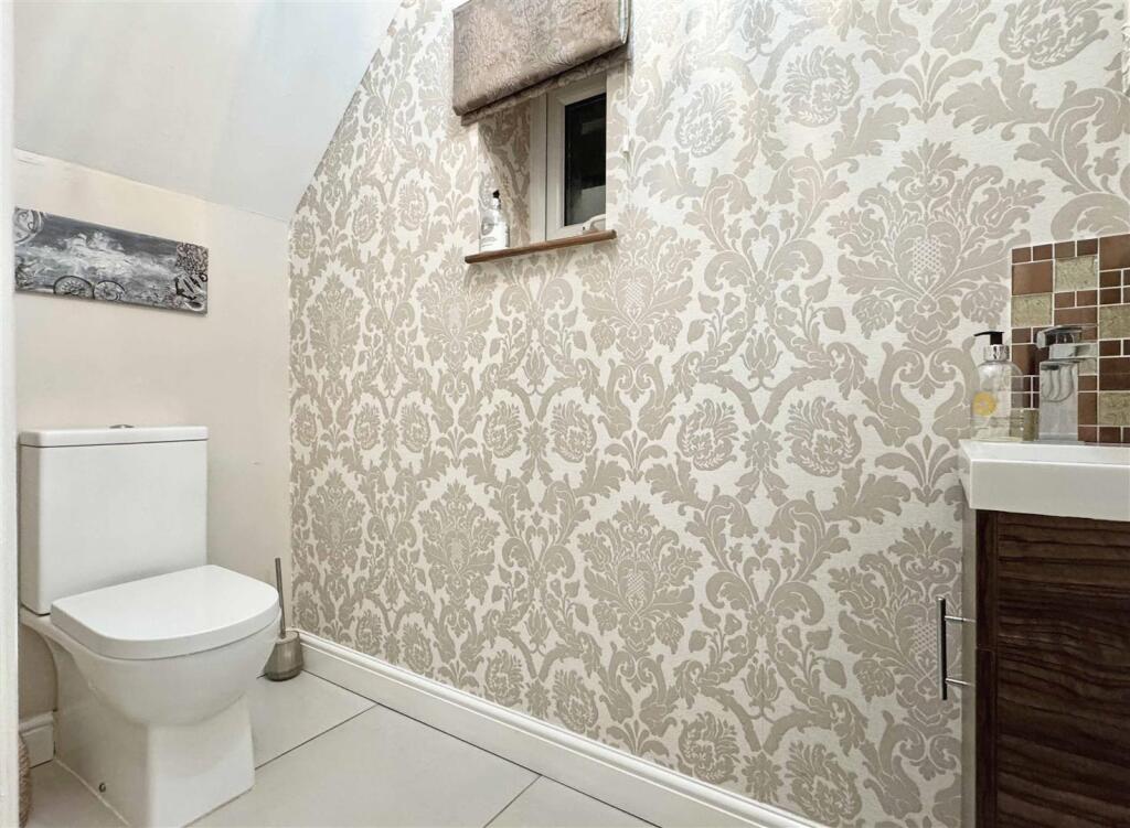 Additional image 10 of Shimbrooks, Great Leighs, Chelmsford