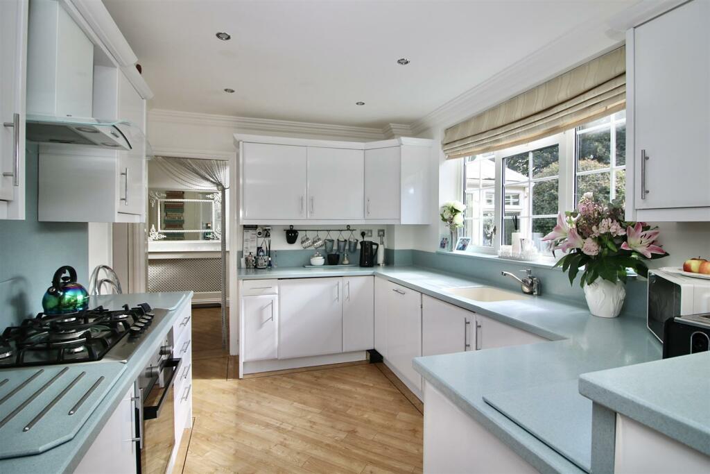 Additional image 20 of Highland Grove, Billericay