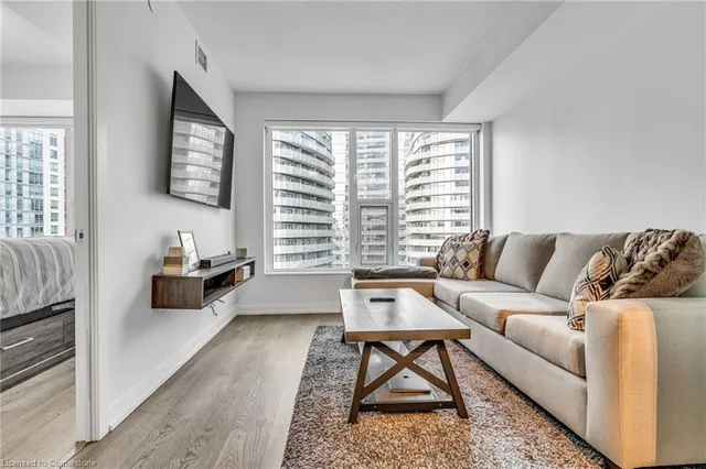 Additional image 18 of 10 York St Unit 2713