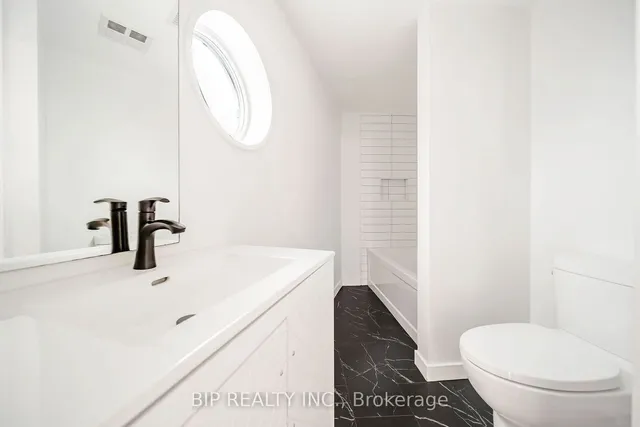 Additional image 25 of 600 Queens Quay Unit SPH16