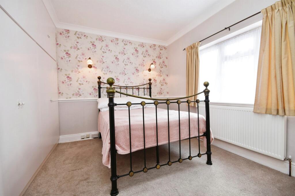 Additional image 11 of Hatch Road, Pilgrims Hatch, Brentwood