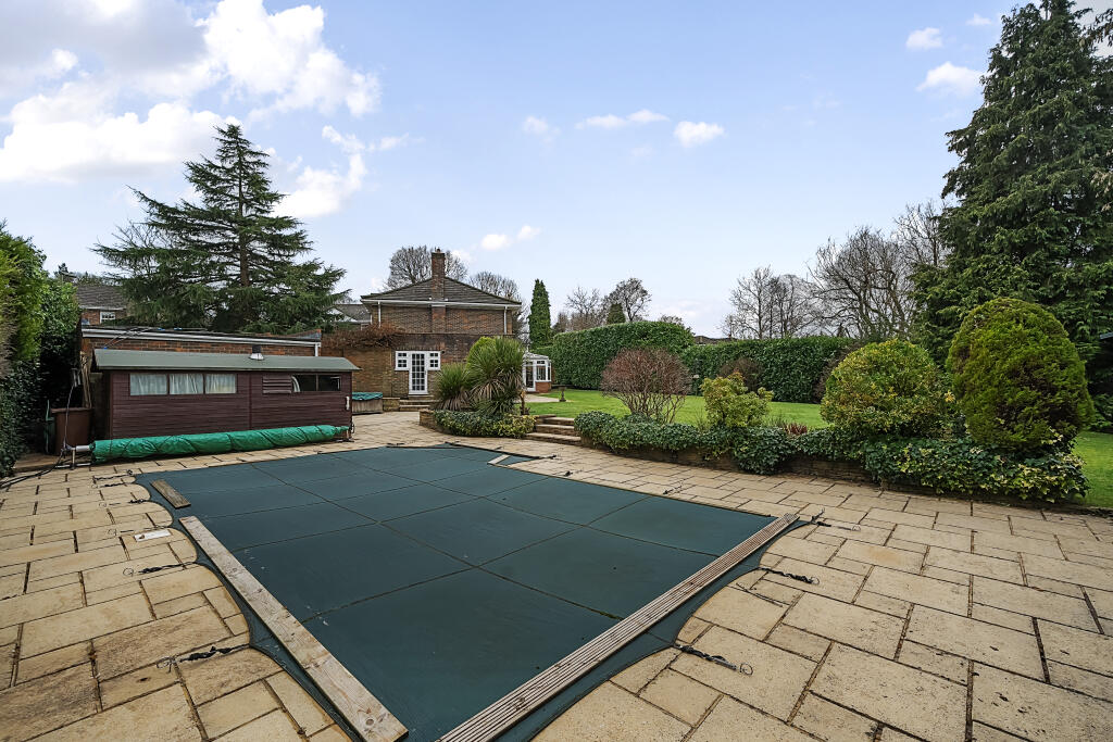 Additional image 22 of Alexanders Walk, Caterham, CR3