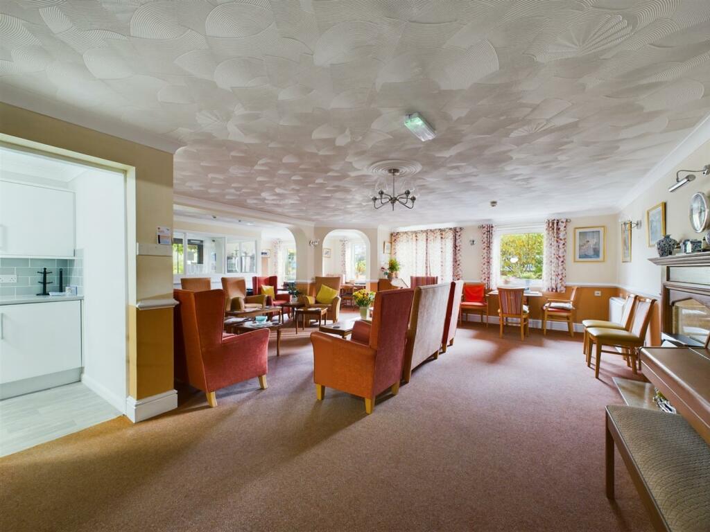 Additional image 11 of Brighton Road, Coulsdon