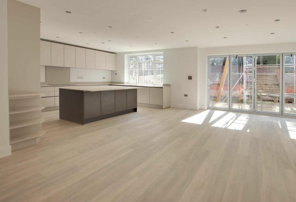 Additional image 15 of Addiscombe Road, Croydon